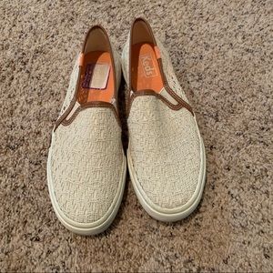 KEDS barely worn lace shoes